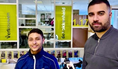 Portretfoto van twee jonge mannen